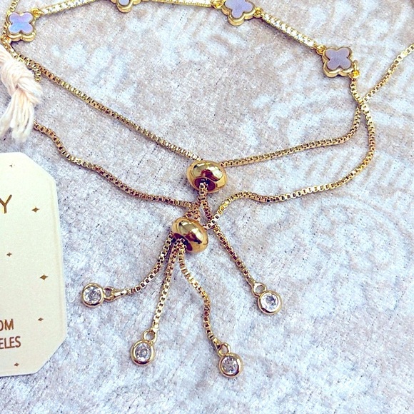 Brand New Eye Candy Set of 2 Gold Tone Adjustable Bracelets Hearts Clovers - Picture 7 of 13